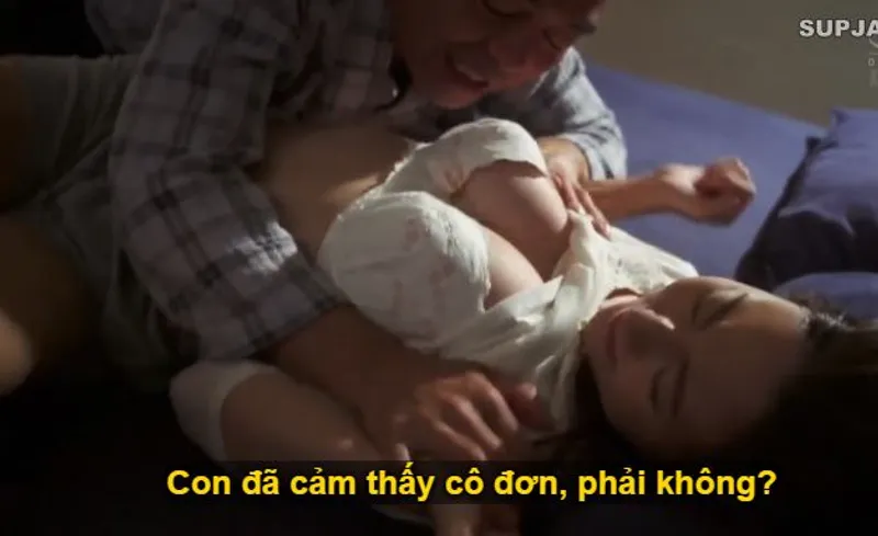Thấy con trai mãi mê công việc để bạn gái của con trai cô đơn, bố anh xã làm liều đè xoạc con dâu